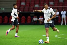 领军人物或 领军人物或